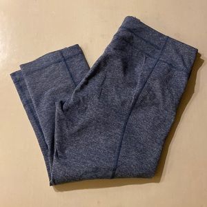 Under Armour size L cropped leggings